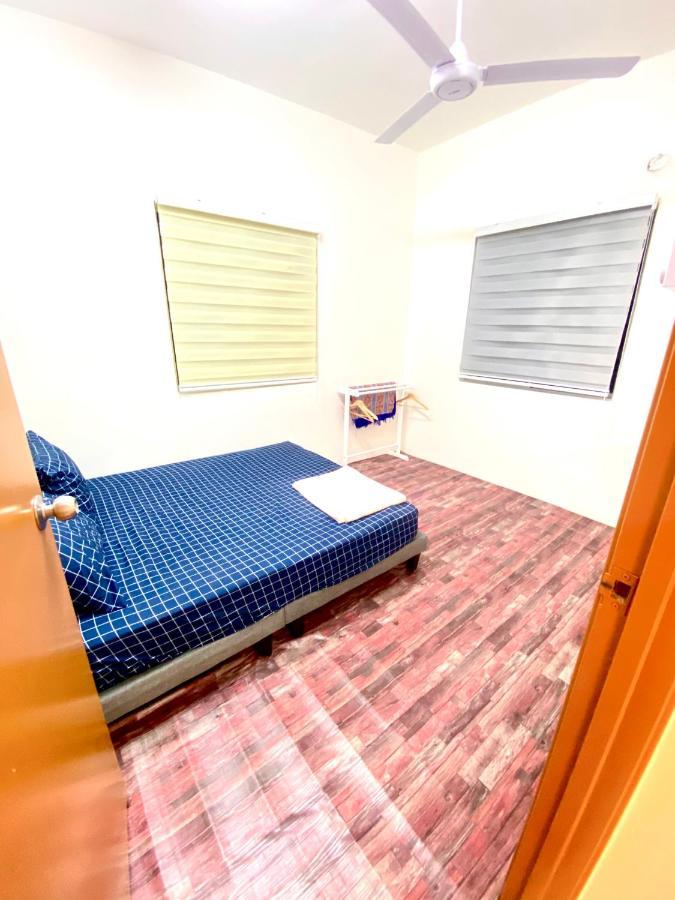 Raees Homestay Kampong Tanjong Minyak Dış mekan fotoğraf