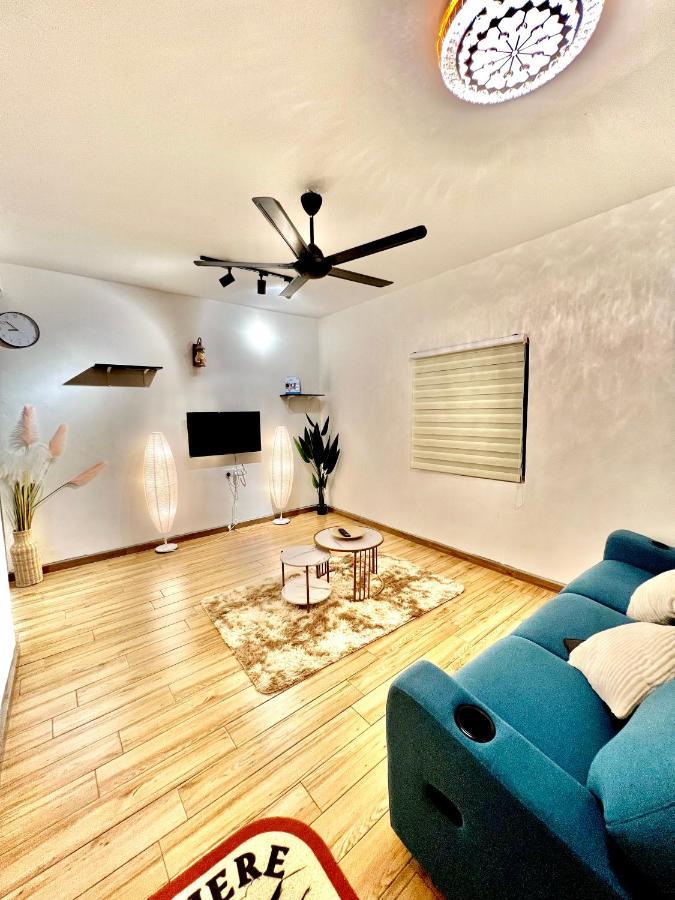 Raees Homestay Kampong Tanjong Minyak Dış mekan fotoğraf